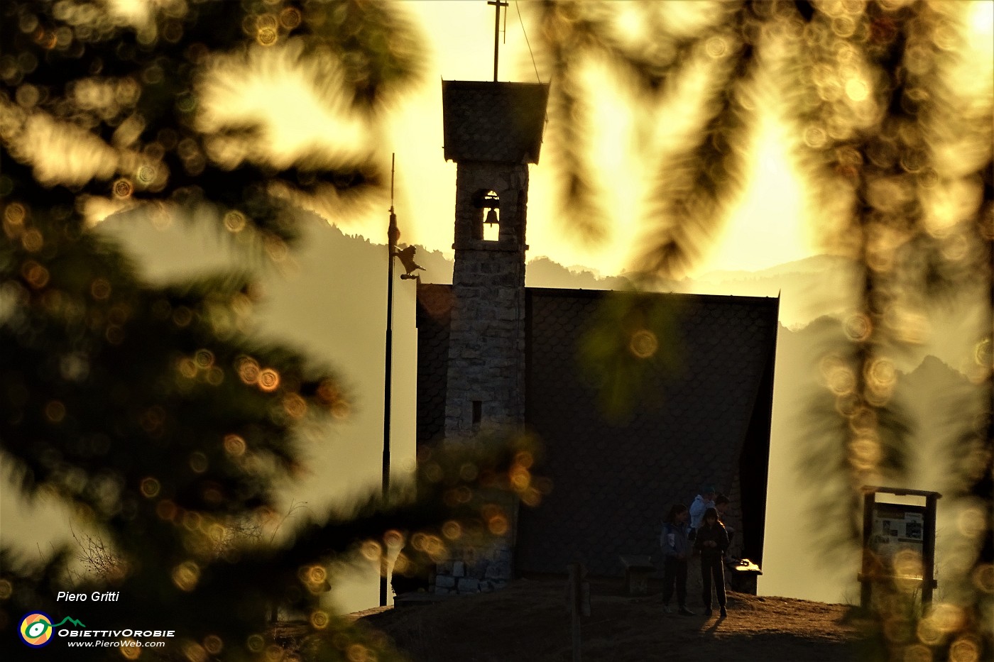 88 Controluce, controsole verso la Cappella Alpina.JPG